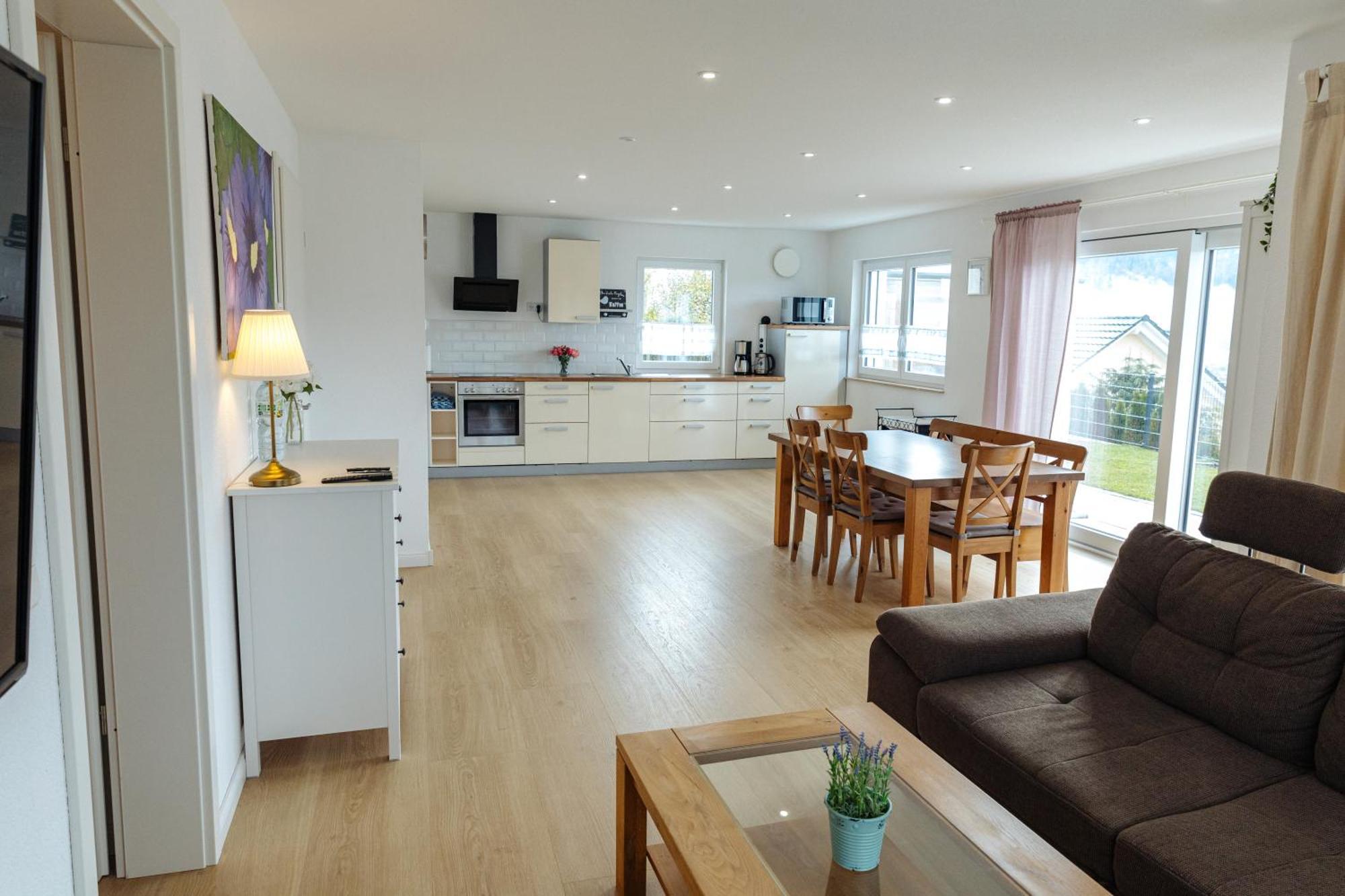 Atemberaubender Ausblick Mit Premium-Wanderwegen Vor Der Haustuer Apartment Албщат Екстериор снимка
