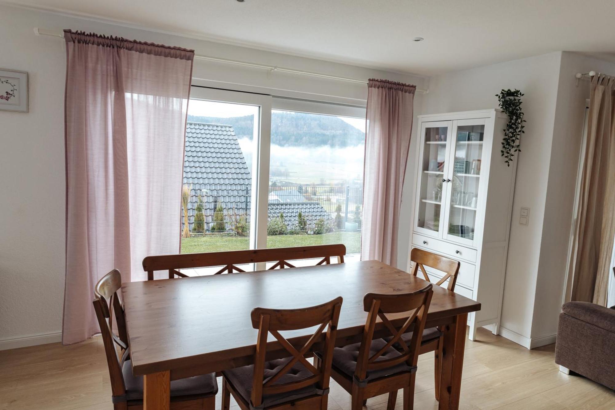 Atemberaubender Ausblick Mit Premium-Wanderwegen Vor Der Haustuer Apartment Албщат Екстериор снимка